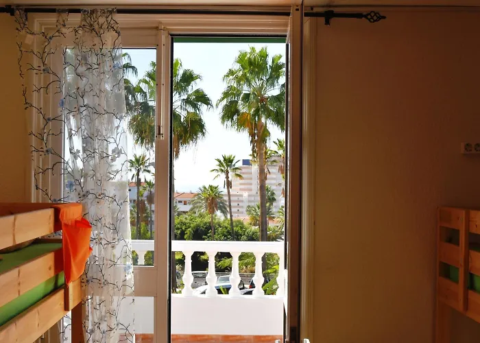 Endless Summer (adults Only) Хостел Адехе